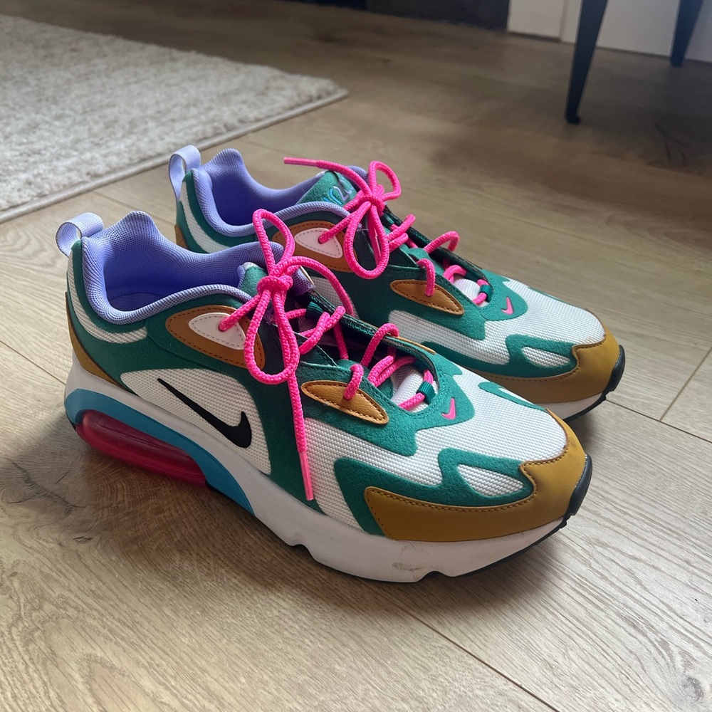 Women’s Air Max 200